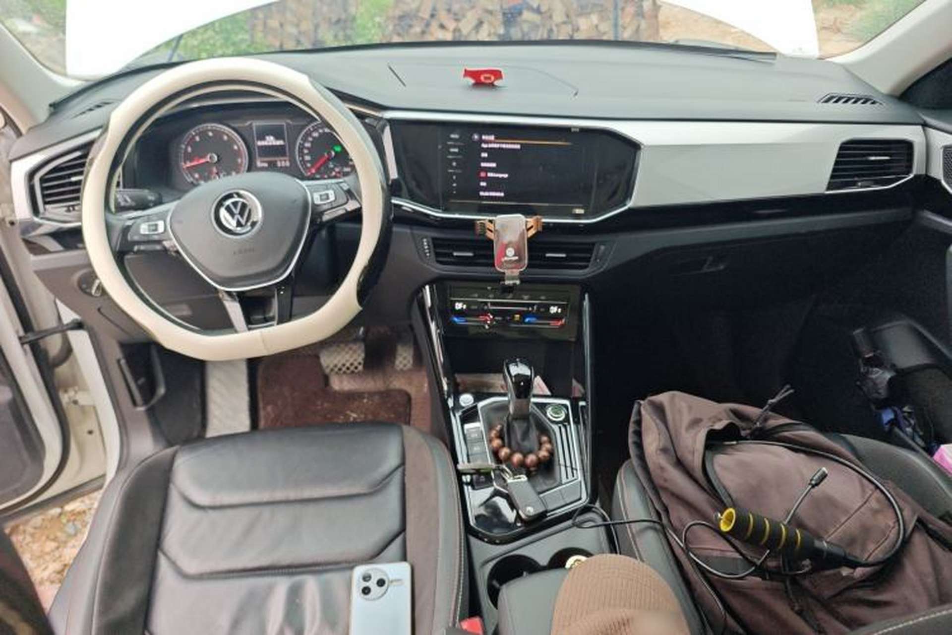 Used Volkswagen Tayron 2021 330TSI Two-Wheel Drive Luxury Smart Connectivity Version Center Console