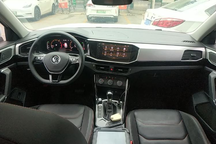 Used Volkswagen Tayron 2021 330TSI Two-Wheel Drive 30th Anniversary Edition Center Console