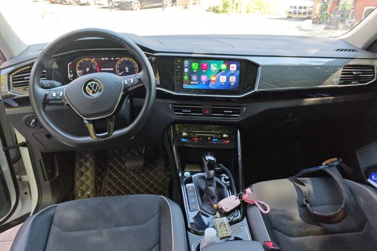 Used Volkswagen Tayron 2021 330TSI Two-Wheel-Drive 3rd Anniversary Limited Edition Plus Center Console