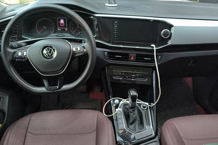 Used Volkswagen Tayron 2021 330TSI Two-Wheel Drive Luxury Smart Connectivity Version Center Console