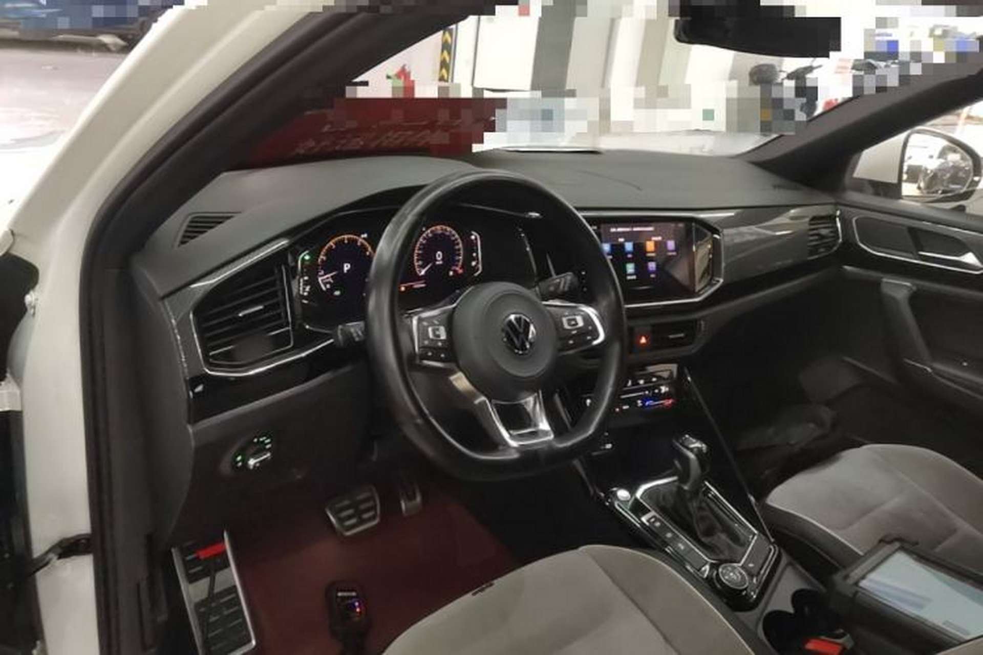 Used Volkswagen Tayron 2021 380TSI All-Wheel Drive R-Line Connected Version Center Console