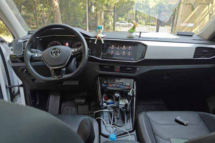 Used Volkswagen Tayron 2021 330TSI Two-Wheel Drive Luxury Smart Connectivity Version Center Console