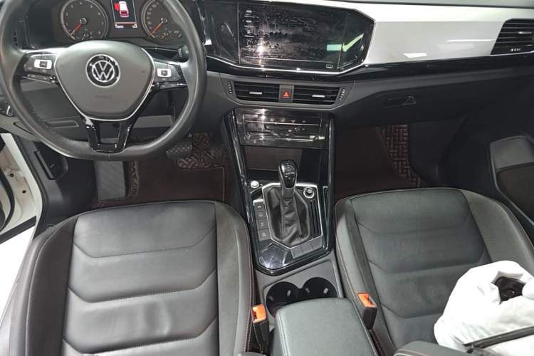 Used Volkswagen Tayron 2021 280TSI Two-Wheel Drive Luxury Smart Connectivity Version Center Console