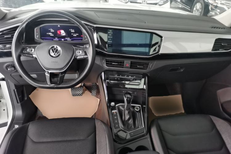 Used Volkswagen Tayron 2021 330TSI Two-Wheel Drive Luxury Smart Connectivity Version Center Console