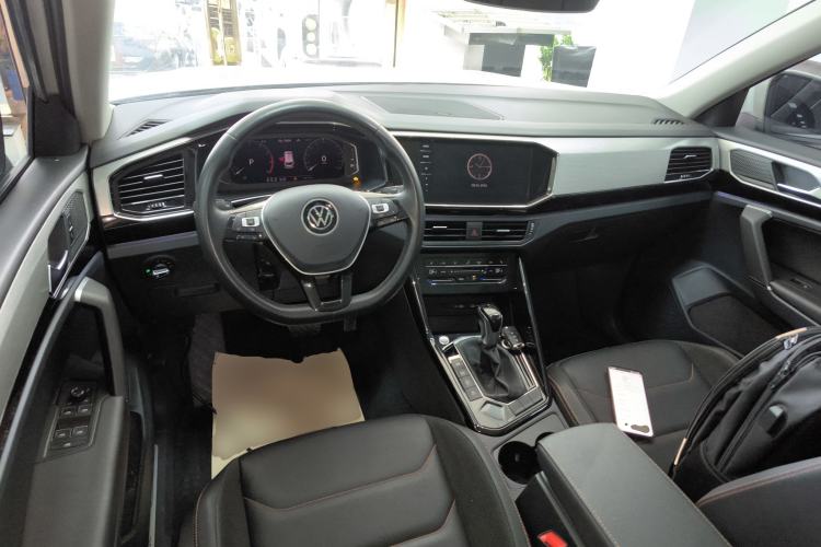 Used Volkswagen Tayron 2021 330TSI Two-Wheel Drive 30th Anniversary Edition Center Console