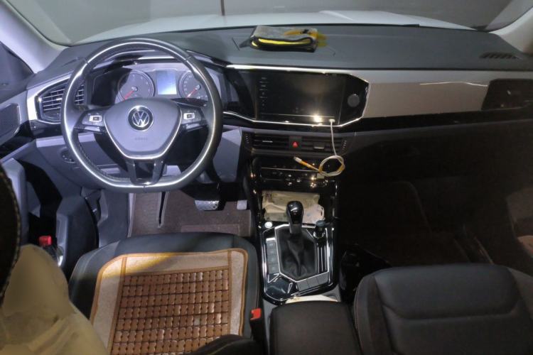Used Volkswagen Tayron 2021 280TSI Two-Wheel Drive Luxury Smart Connectivity Version Center Console