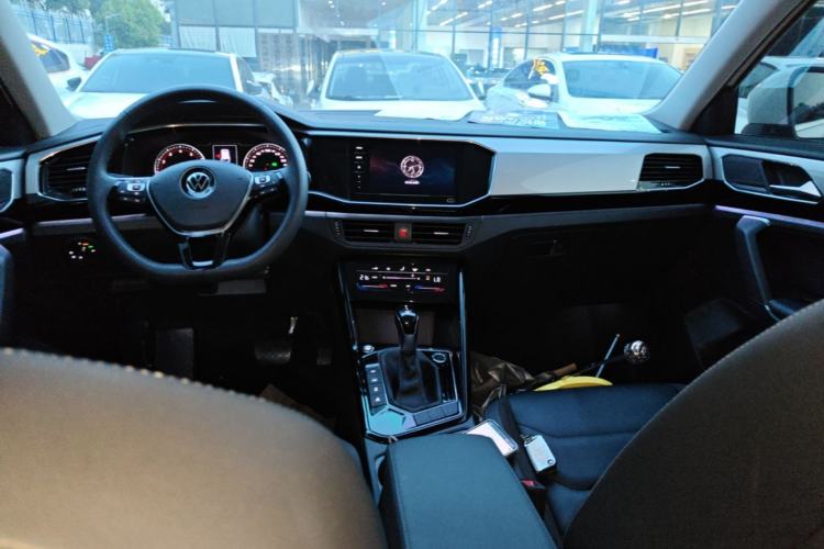 Used Volkswagen Tayron 2021 330TSI Two-Wheel Drive Luxury Smart Connectivity Version Center Console