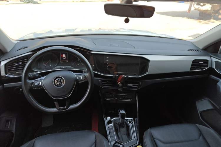 Used Volkswagen Tayron 2021 280TSI Two-Wheel Drive Luxury Smart Connectivity Version Center Console
