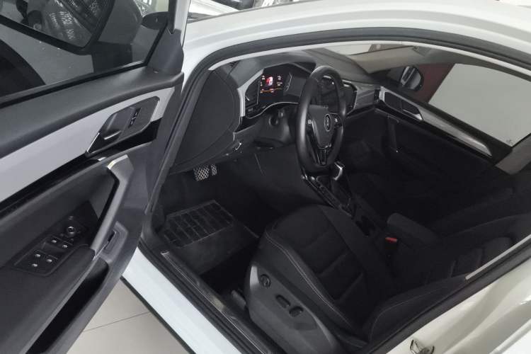 Used Volkswagen Tayron 2021 330TSI Two-Wheel-Drive 3rd Anniversary Limited Edition Driver Seat