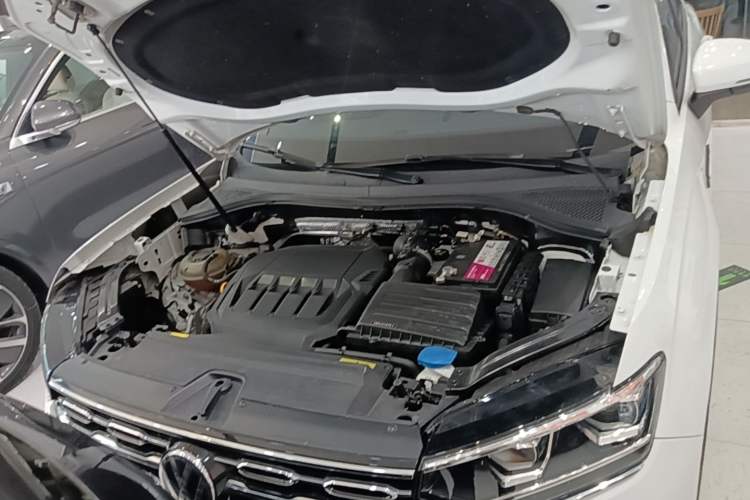 Used Volkswagen Tayron 2021 330TSI Two-Wheel Drive Luxury Smart Connectivity Version Engine Bay