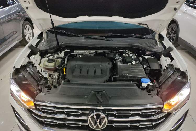 Used Volkswagen Tayron 2021 330TSI Two-Wheel Drive Luxury Smart Connectivity Version Engine Bay