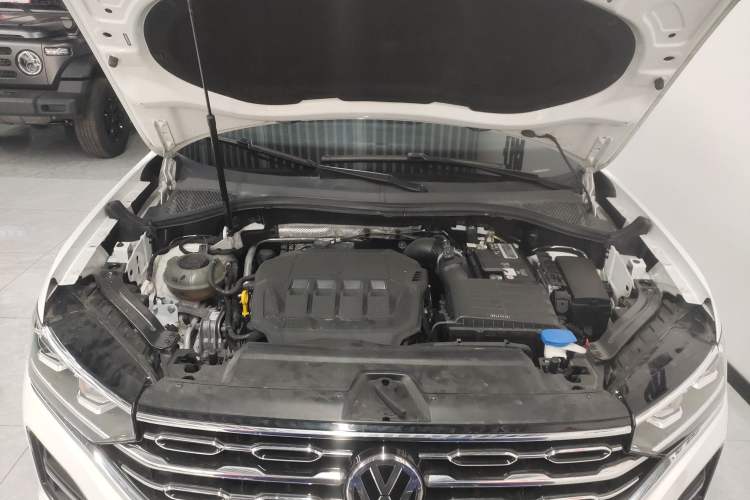 Used Volkswagen Tayron 2021 330TSI Two-Wheel Drive Luxury Smart Connectivity Version Engine Bay