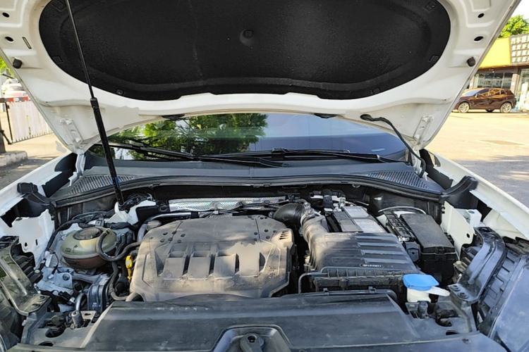 Used Volkswagen Tayron 2021 330TSI Two-Wheel Drive Luxury Connected Version Plus Engine Bay