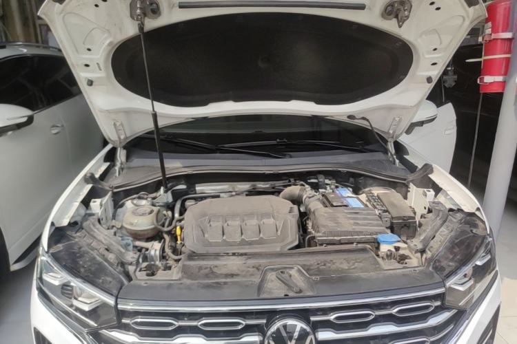 Used Volkswagen Tayron 2021 330TSI Two-Wheel-Drive 3rd Anniversary Limited Edition Engine Bay