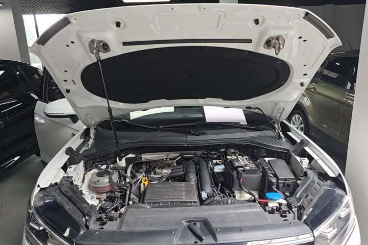 Used Volkswagen Tayron 2021 280TSI Two-Wheel Drive Luxury Smart Connectivity Version Engine Bay