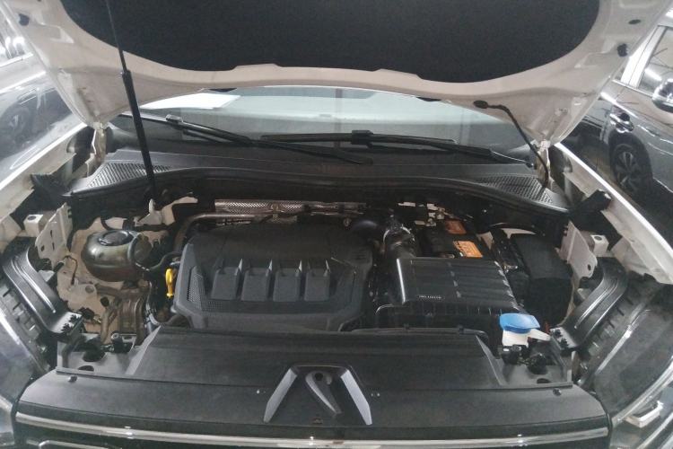 Used Volkswagen Tayron 2021 330TSI Two-Wheel-Drive 3rd Anniversary Limited Edition Engine Bay