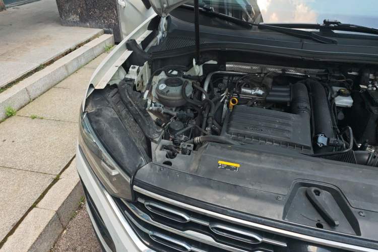 Used Volkswagen Tayron 2021 280TSI Two-Wheel Drive Luxury Smart Connectivity Version Engine Bay Right