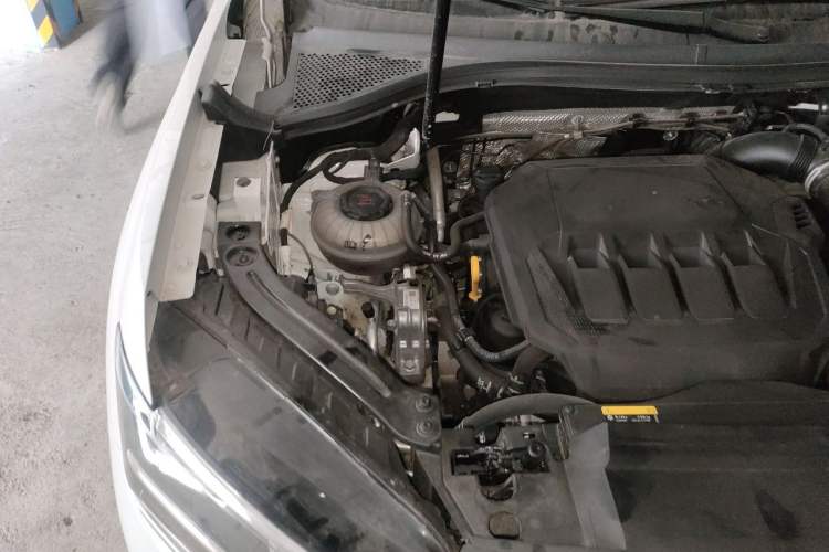 Used Volkswagen Tayron 2021 330TSI Two-Wheel Drive Luxury Connected Version Plus Engine Bay Right