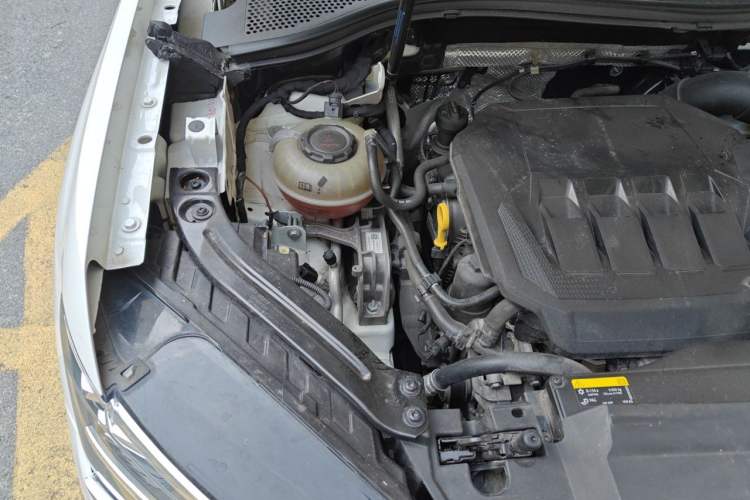 Used Volkswagen Tayron 2021 330TSI Two-Wheel Drive Luxury Smart Connectivity Version Engine Bay Right