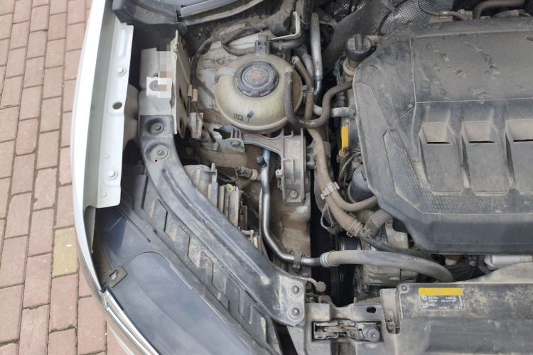 Used Volkswagen Tayron 2021 330TSI Two-Wheel Drive Luxury Connected Version Plus Engine Bay Right