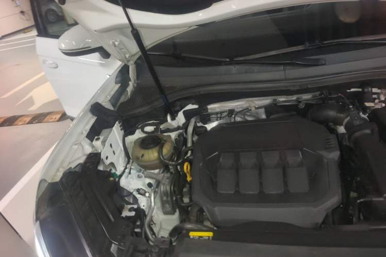 Used Volkswagen Tayron 2021 330TSI Two-Wheel Drive Luxury Smart Connectivity Version Engine Bay Right