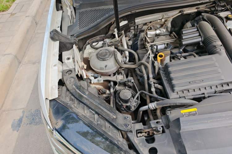 Used Volkswagen Tayron 2021 280TSI Two-Wheel Drive Luxury Smart Connectivity Version Engine Bay Right