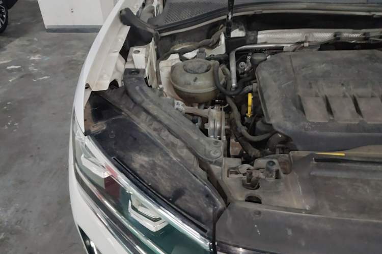 Used Volkswagen Tayron 2021 330TSI Two-Wheel-Drive 3rd Anniversary Limited Edition Engine Bay Right