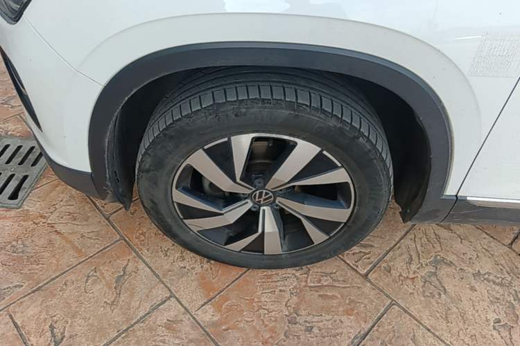 Used Volkswagen Tayron 2021 330TSI Two-Wheel-Drive 3rd Anniversary Limited Edition Exterior 4