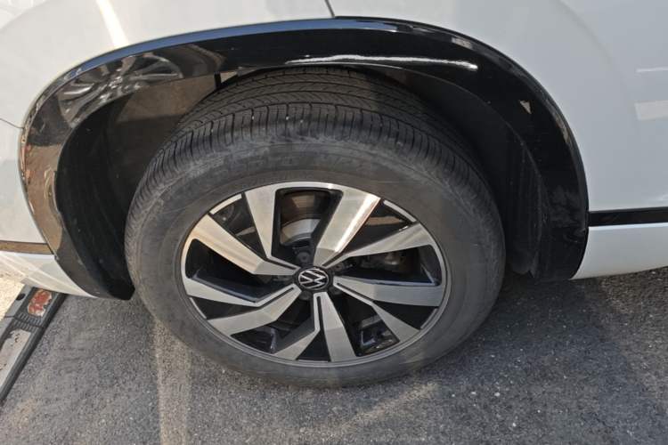 Used Volkswagen Tayron 2021 330TSI Two-Wheel-Drive 3rd Anniversary Limited Edition Exterior 5