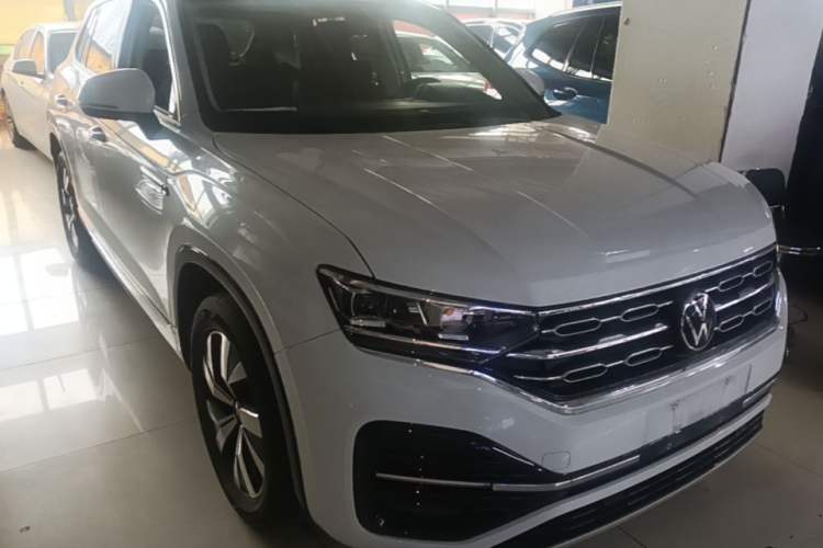Used Volkswagen Tayron 2021 330TSI Two-Wheel-Drive 3rd Anniversary Limited Edition Front Right 45 Deg