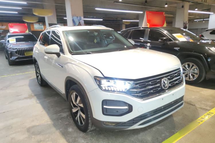Used Volkswagen Tayron 2021 330TSI Two-Wheel Drive 30th Anniversary Edition Front Right 45 Deg