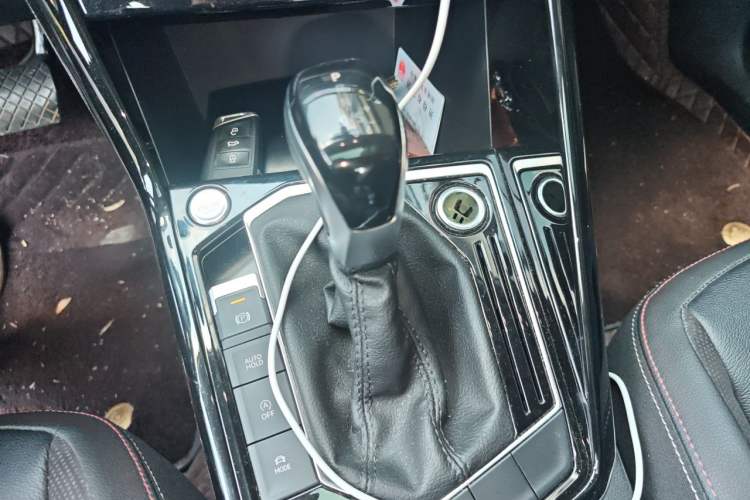 Used Volkswagen Tayron 2021 280TSI Two-Wheel Drive Luxury Smart Connectivity Version Gear Lever