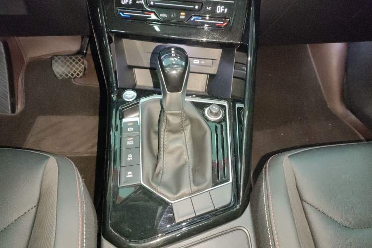 Used Volkswagen Tayron 2021 330TSI Two-Wheel Drive Luxury Smart Connectivity Version Gear Lever