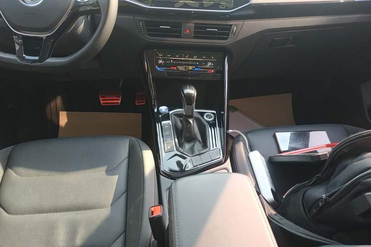 Used Volkswagen Tayron 2021 330TSI Two-Wheel Drive Luxury Smart Connectivity Version Gear Lever