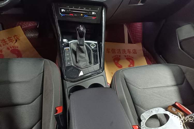 Used Volkswagen Tayron 2021 330TSI Two-Wheel Drive Luxury Smart Connectivity Version Gear Lever