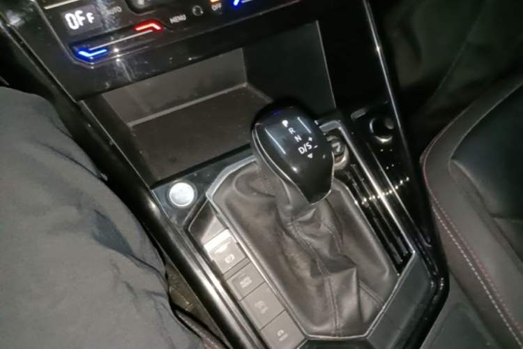 Used Volkswagen Tayron 2021 330TSI Two-Wheel Drive Luxury Smart Connectivity Version Gear Lever