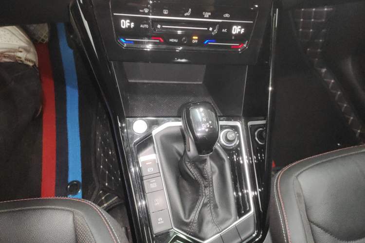 Used Volkswagen Tayron 2021 330TSI Two-Wheel Drive Luxury Smart Connectivity Version Gear Lever