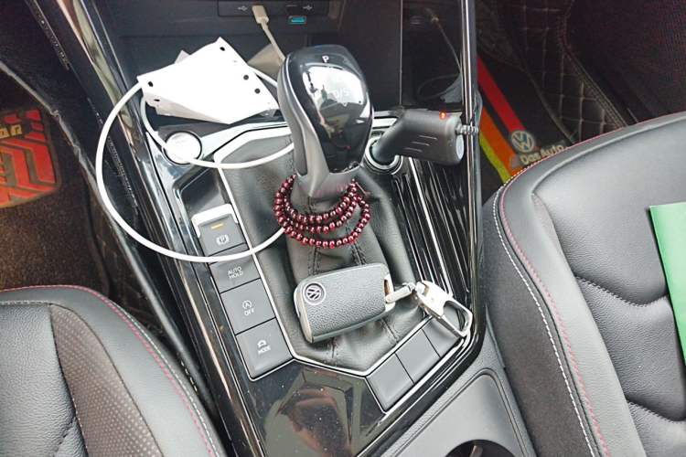 Used Volkswagen Tayron 2021 330TSI Two-Wheel-Drive 3rd Anniversary Limited Edition Gear Lever