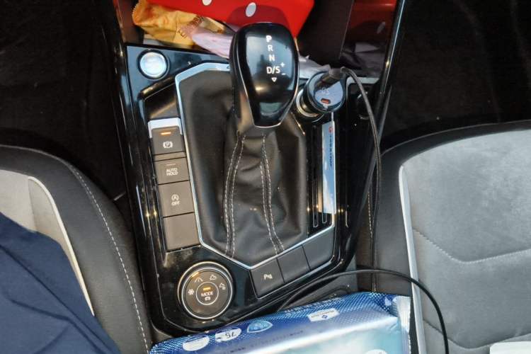 Used Volkswagen Tayron 2021 380TSI All-Wheel Drive R-Line Connected Version Gear Lever