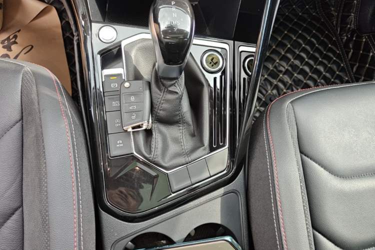 Used Volkswagen Tayron 2021 280TSI Two-Wheel Drive Luxury Smart Connectivity Version Gear Lever