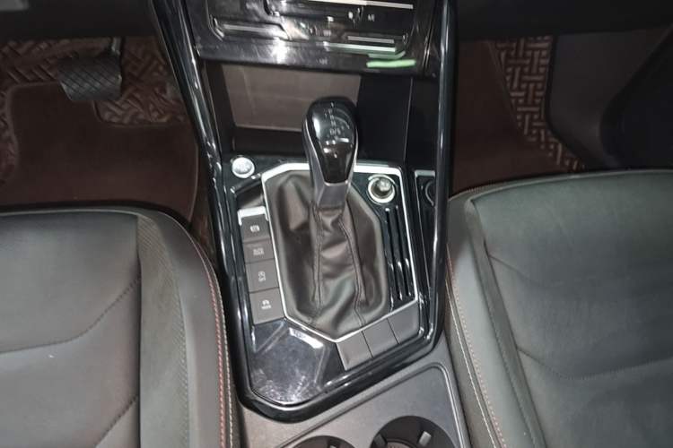 Used Volkswagen Tayron 2021 280TSI Two-Wheel Drive Luxury Smart Connectivity Version Gear Lever