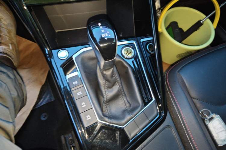 Used Volkswagen Tayron 2021 330TSI Two-Wheel Drive Luxury Smart Connectivity Version Gear Lever