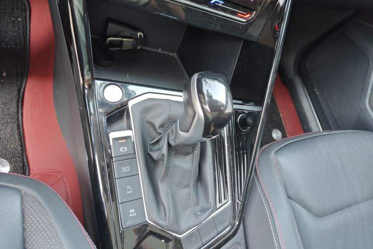 Used Volkswagen Tayron 2021 280TSI Two-Wheel Drive Luxury Smart Connectivity Version Gear Lever