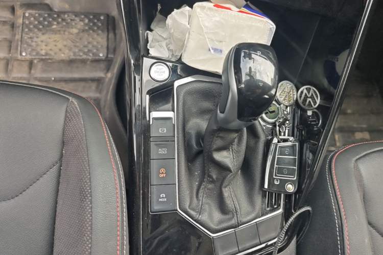 Used Volkswagen Tayron 2021 330TSI Two-Wheel-Drive 3rd Anniversary Limited Edition Gear Lever