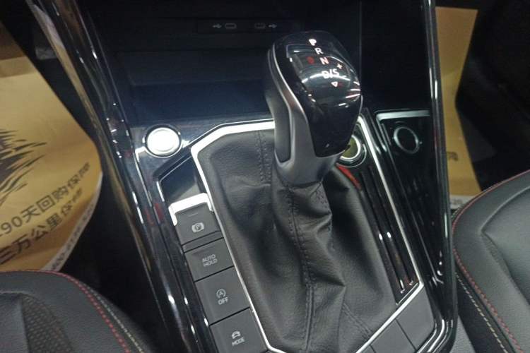 Used Volkswagen Tayron 2021 330TSI Two-Wheel Drive Luxury Connected Version Plus Gear Lever