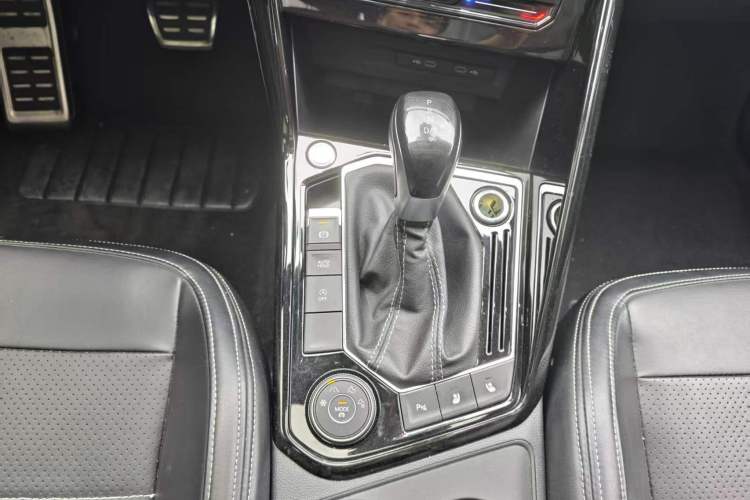 Used Volkswagen Tayron 2021 380TSI All-Wheel Drive R-Line Connected Version Gear Lever