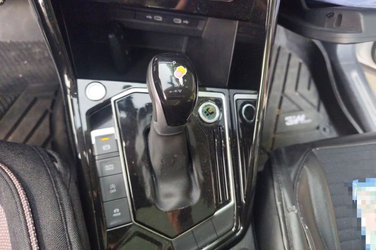 Used Volkswagen Tayron 2021 330TSI Two-Wheel-Drive 3rd Anniversary Limited Edition Gear Lever