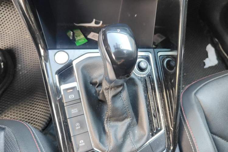 Used Volkswagen Tayron 2021 330TSI Two-Wheel Drive Luxury Smart Connectivity Version Gear Lever
