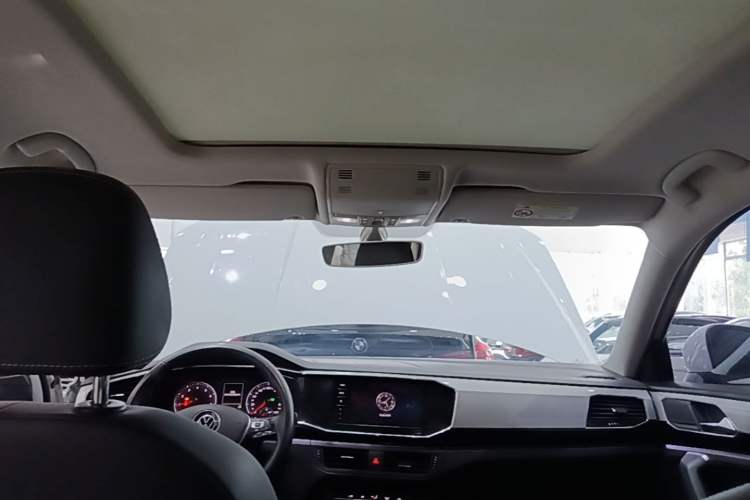 Used Volkswagen Tayron 2021 330TSI Two-Wheel Drive Luxury Smart Connectivity Version Headliner