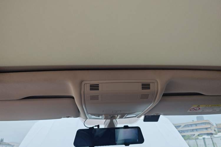 Used Volkswagen Tayron 2021 330TSI Two-Wheel Drive Luxury Smart Connectivity Version Headliner